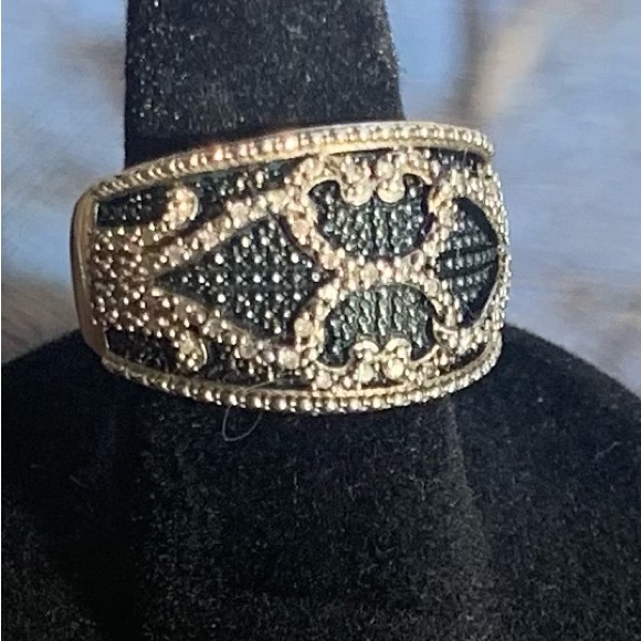 Diamond Blue Ring. SS SZ 6 1/4 . Gorgeous - Picture 3 of 10